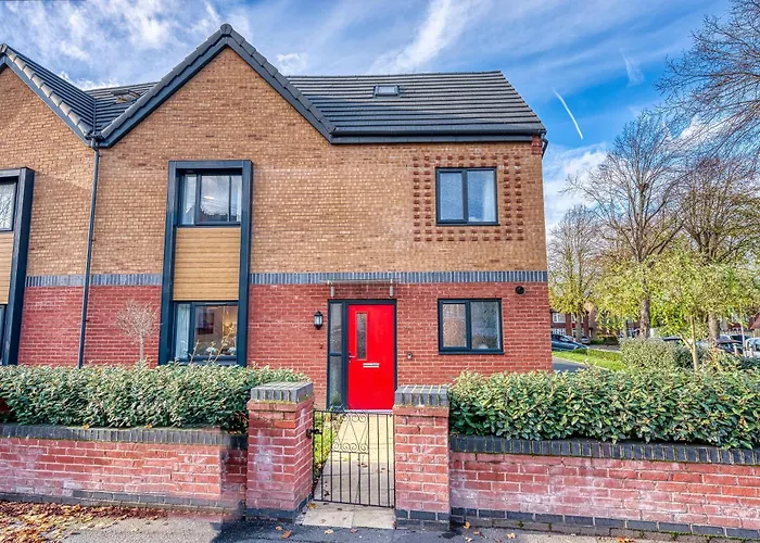Large 5 Bed House Near Nec, Bhx Airport, Hs2, Private Parking