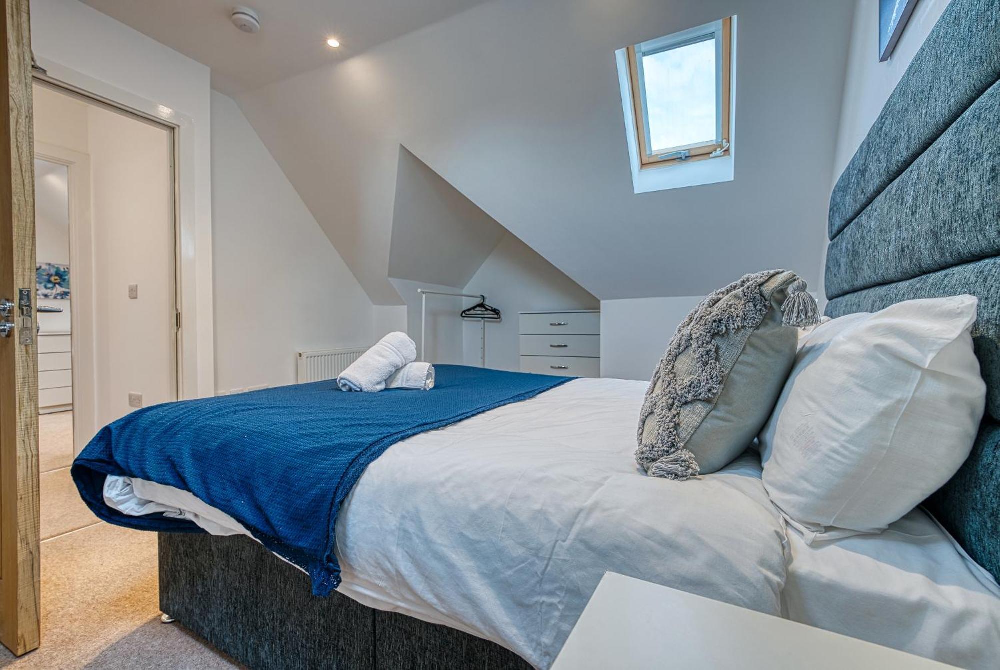 Casa de Férias Large 5 Bed House Near Nec, Bhx Airport, Hs2, Private Parking *