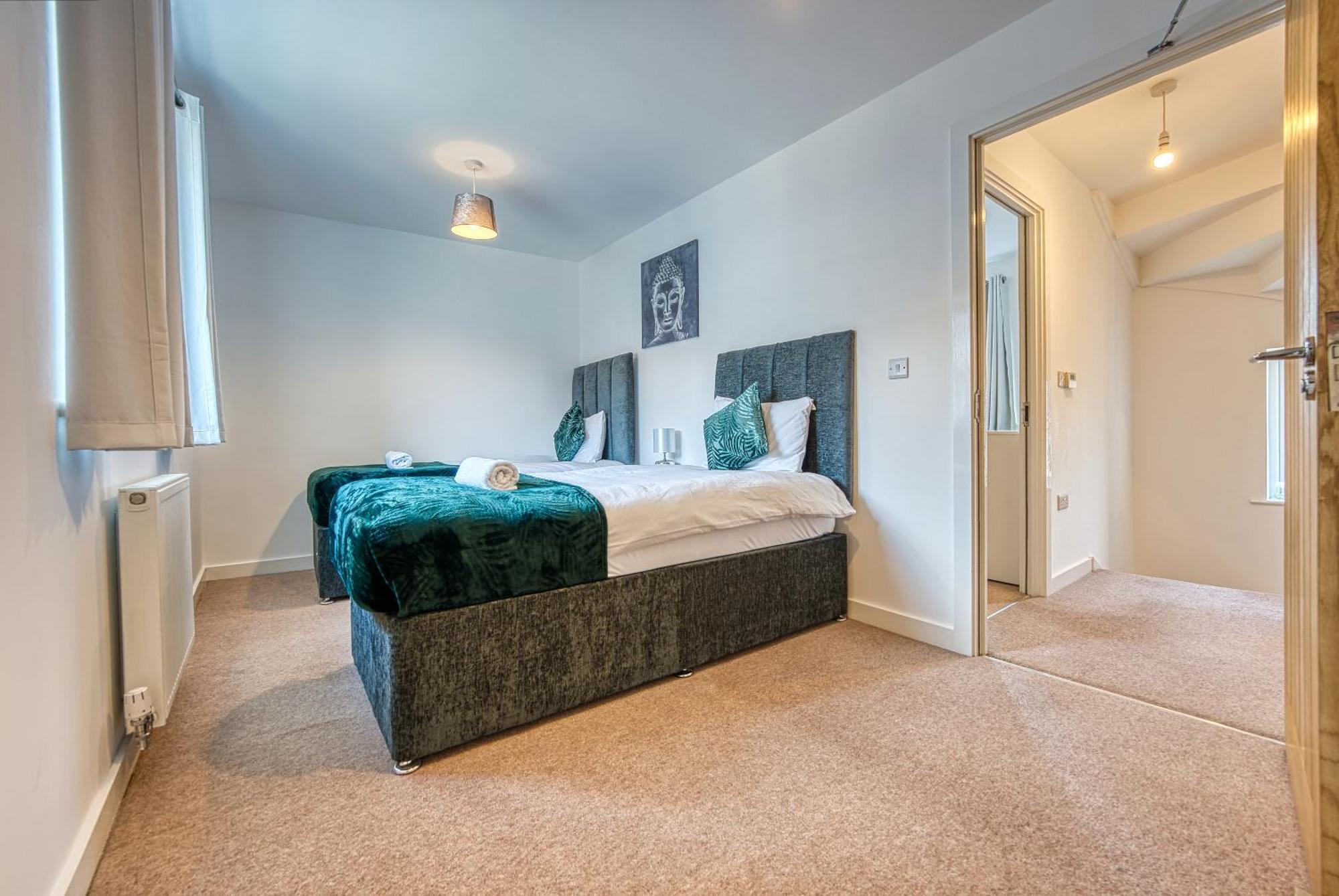 Large 5 Bed House Near Nec, Bhx Airport, Hs2, Private Parking Casa de Férias Birmingham