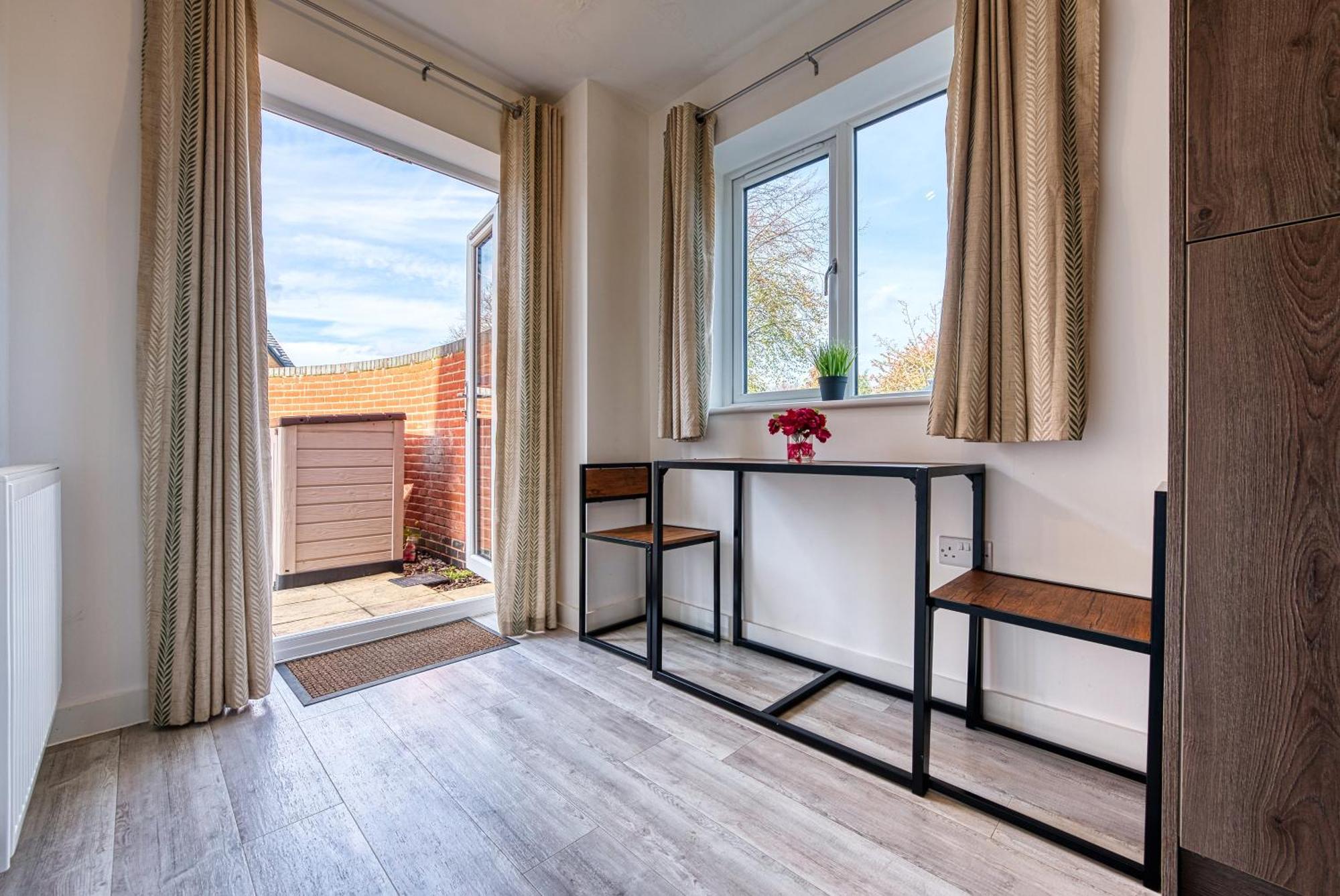 Casa de Férias Large 5 Bed House Near Nec, Bhx Airport, Hs2, Private Parking *